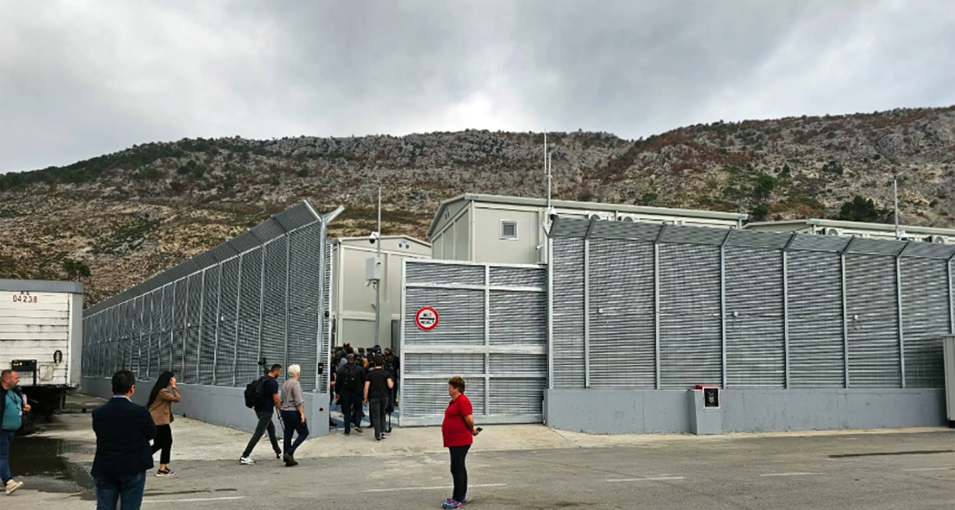 Migranti: 300 agenti in resort in Albania, stanziati 9 milioni