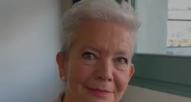 Il centrosinistra scommette sull’ex magistrata Ulrike Ceresara per conquistare Merano