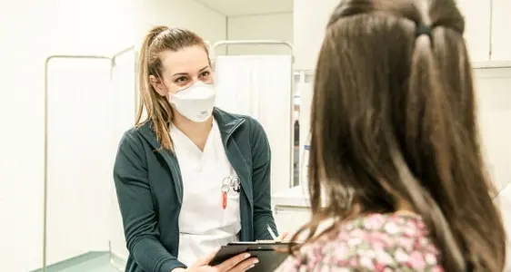 Professioni sanitarie in Alto Adige: meno ore e stipendi più alti. Ma i sindacati dicono no. Provincia spiazzata