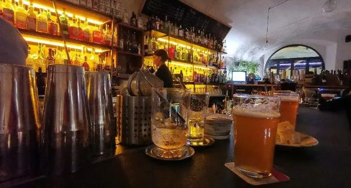 La rabbia dei baristi: “Ordinanza anti alcol, noi chiudiamo il locale”