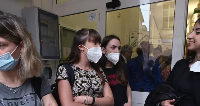Istat: crolla fiducia delle famiglie, sale per le imprese