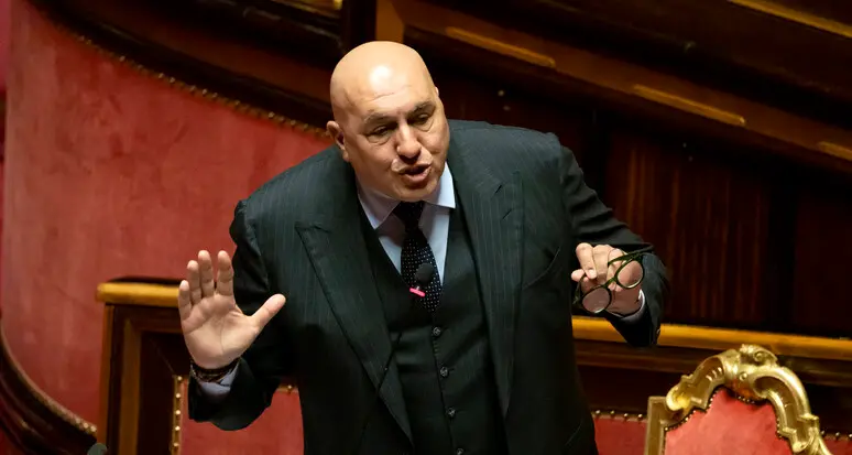 Il ministro Crosetto ricoverato in ospedale nella notte per un forte dolore al petto