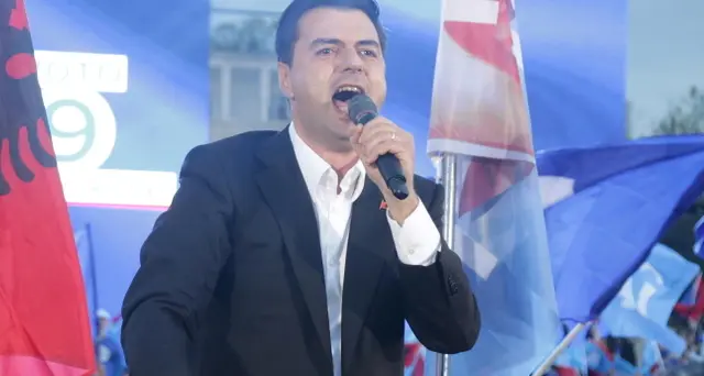 Albania: exit poll, testa a testa fra Rama e l'opposizione