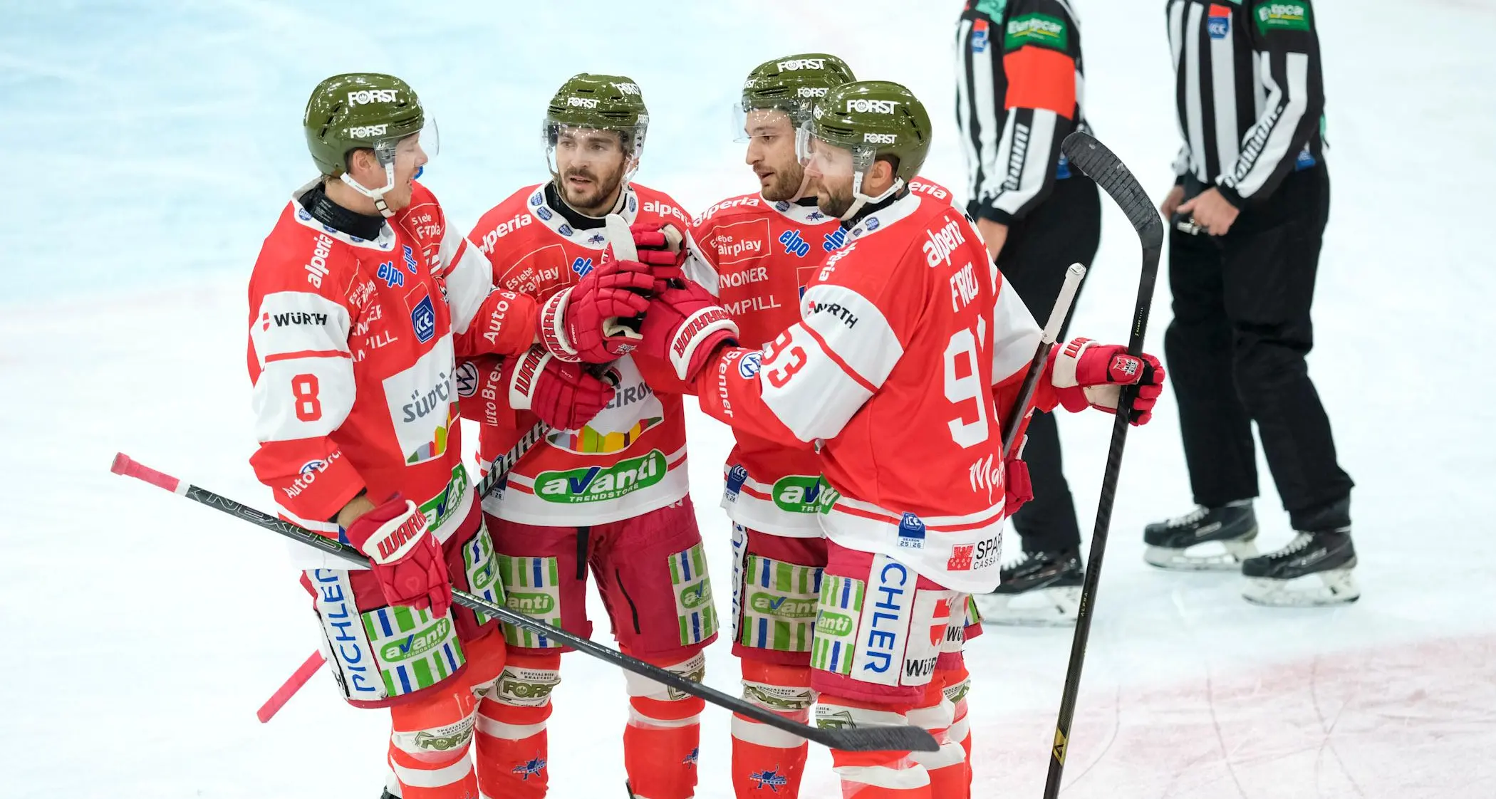 Il Val Pusteria primo dopo il 4-3 al Villach. Bolzano batte Innsbruck