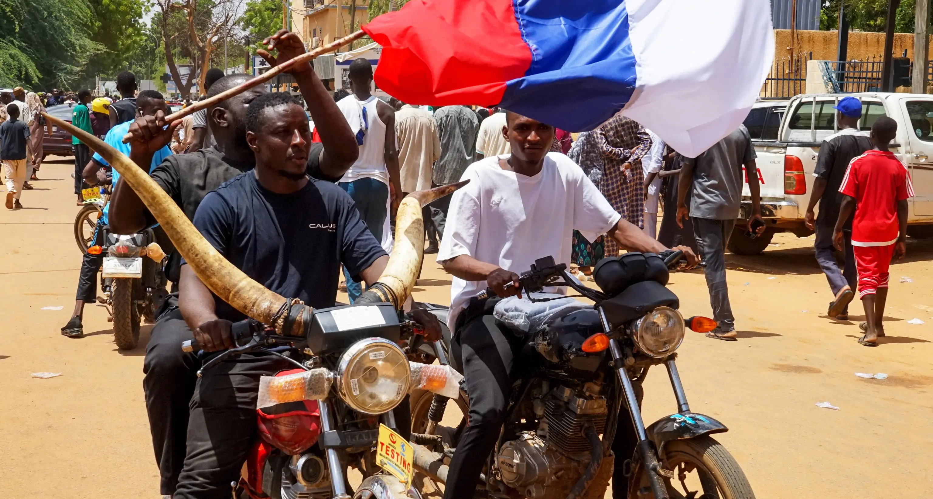 Niger: golpisti, Parigi vuole intervenire militarmente