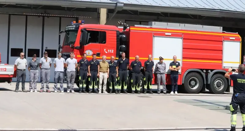 Incendio sul Vesuvio, partito il convoglio dei soccorsi anche da Bolzano