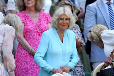 La regina Camilla rivela, 'è stato difficile tenere segreto il cancro di Carlo'