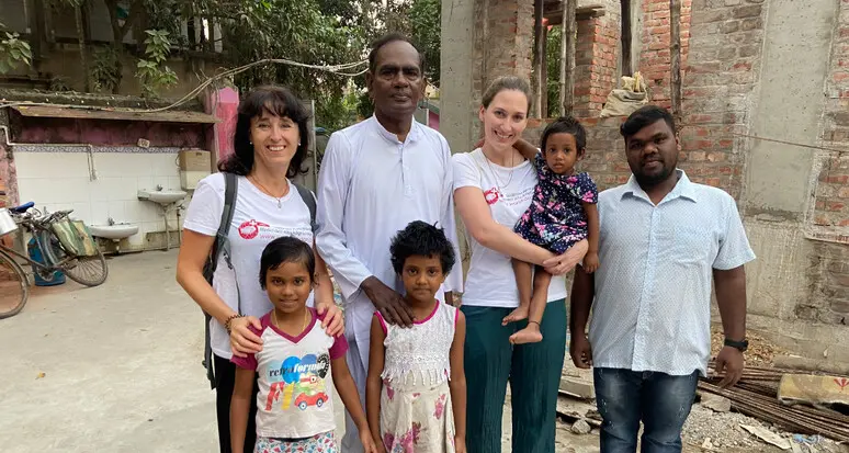 Dal nonno alla nipote: famiglia altoatesina di volontari nella Casa di Madre Teresa