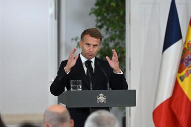 Macron presiede videoconferenza leader G7 sulla situazione energetica mondiale