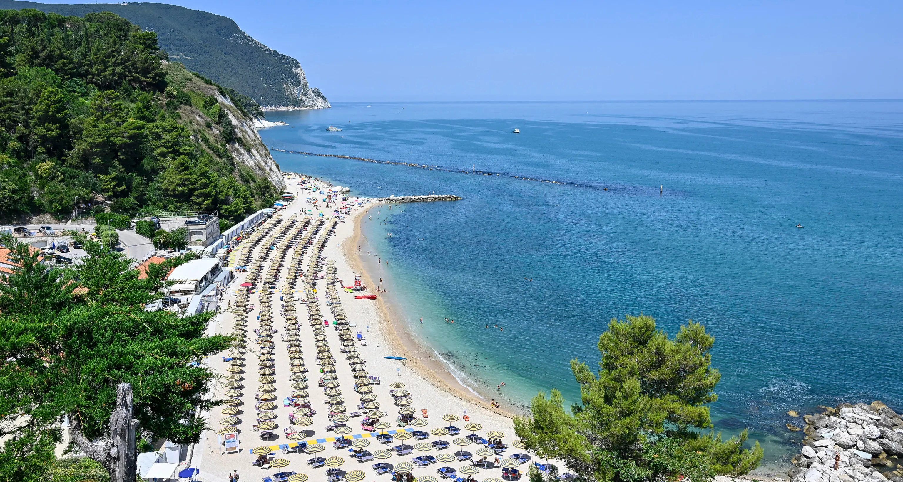 Estate: 66 milioni turisti e 267 milioni presenze, bene italiani