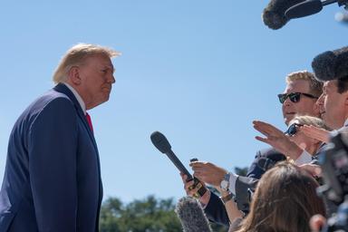Trump non esclude quote del governo in OpenAI e Anthropic