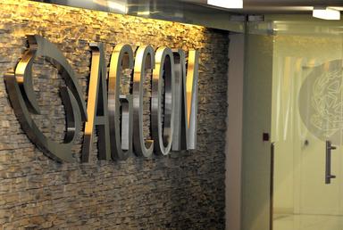 Tutela dei minori online e verifica dell'età, Agcom ordina blocco sito Escort Advisor