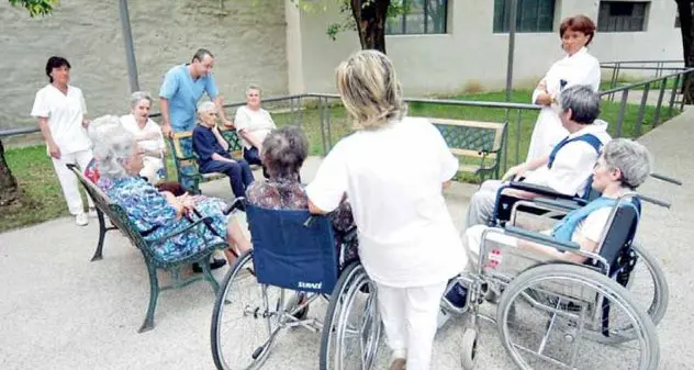 Rsa, anziani sempre più gravi: il personale non basta