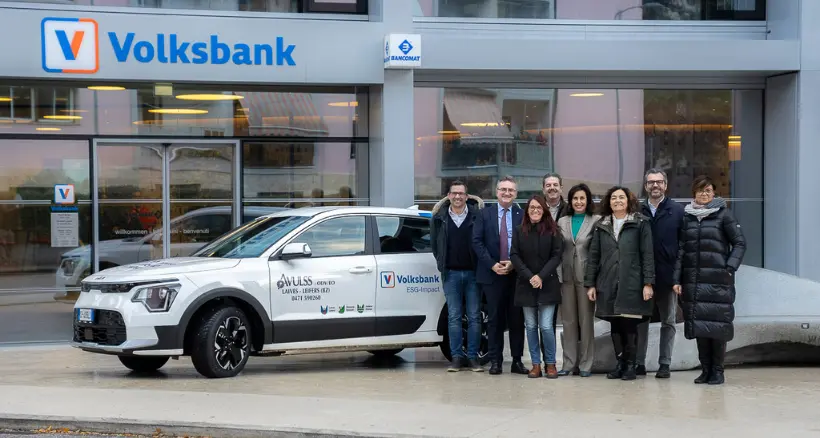 Alla Croce Bianca la prima auto medica elettrica: c’è l’accordo con la Volksbank