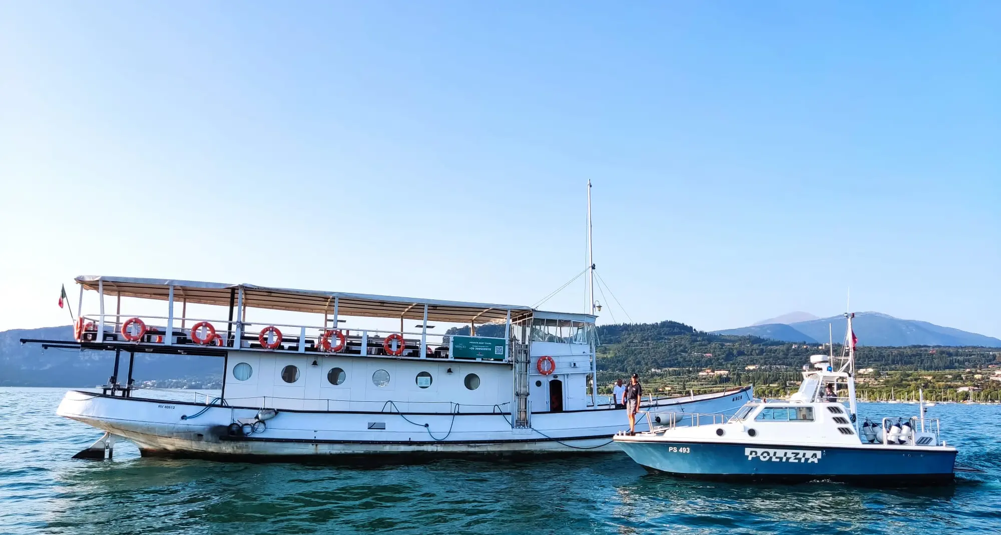 Nave da diporto con 56 persone a bordo va in avaria sul Garda