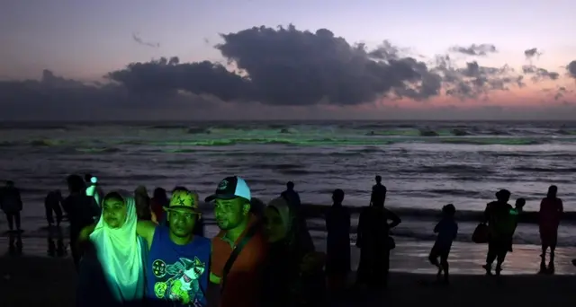 Bangladesh: estremisti fanno chiudere spiaggia per sole donne