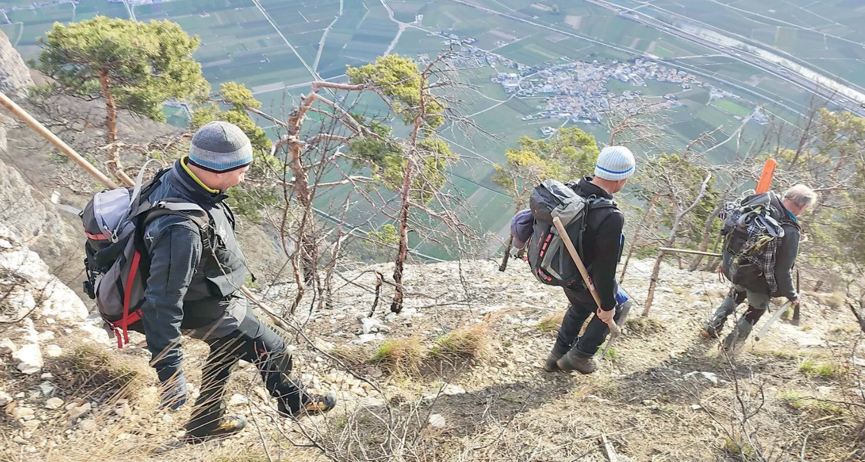 Riaperta la ferrata di Favogna, volontari al lavoro per 8 mesi