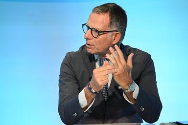 Fava, per la pensione dei giovani 'salvadanaio' all'Inps con un chip dello Stato