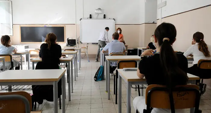 Maturità: il test Invalsi torna ad essere requisito di ammissione. Anche per l’esame di terza media. Proteste degli studenti