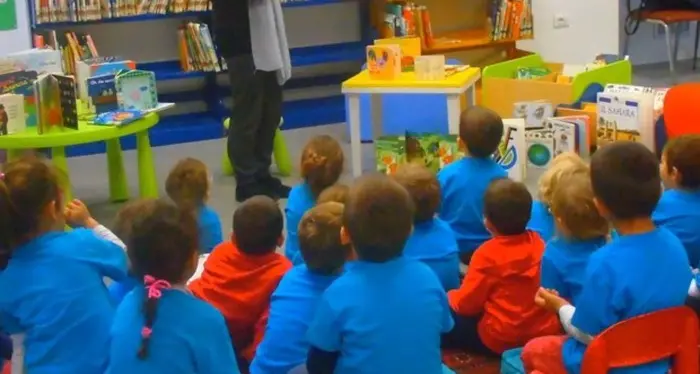 Scuole infanzia, genitori in piazza contro gli aumenti delle tariffe