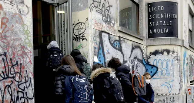 Censis: italiani spaventati, aule vuote e primato Neet