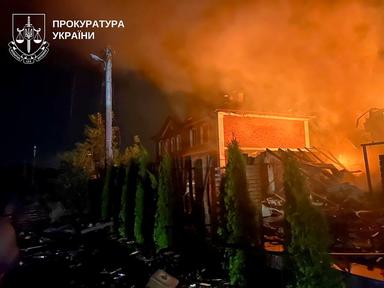 Zelensky, 'a Kiev ucciso un bimbo di 3 anni e i suoi nonni'