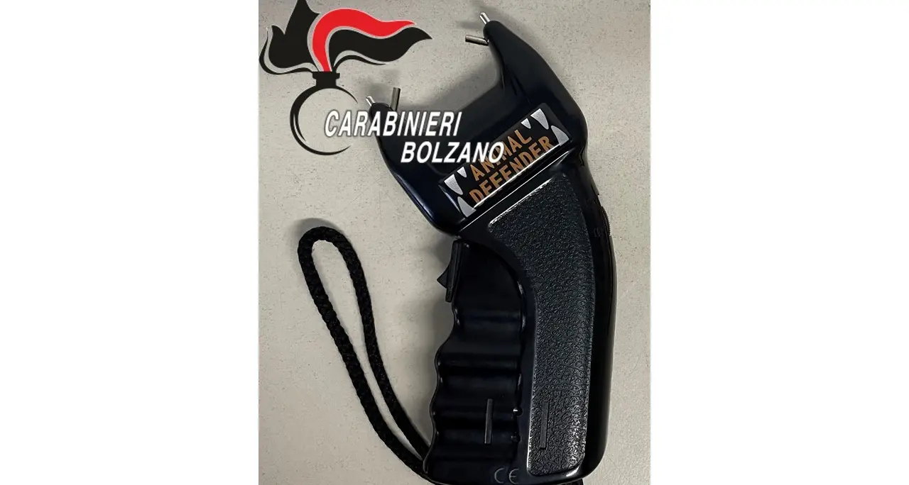 Taser nello zaino, denunciato giovane a Bressanone