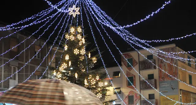 Natale: Codacons, per luci e addobbi prezzi su del 25%