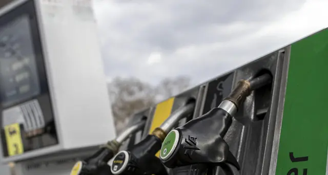 Caro carburanti: in 6 mesi italiani hanno pagato 9mld in più
