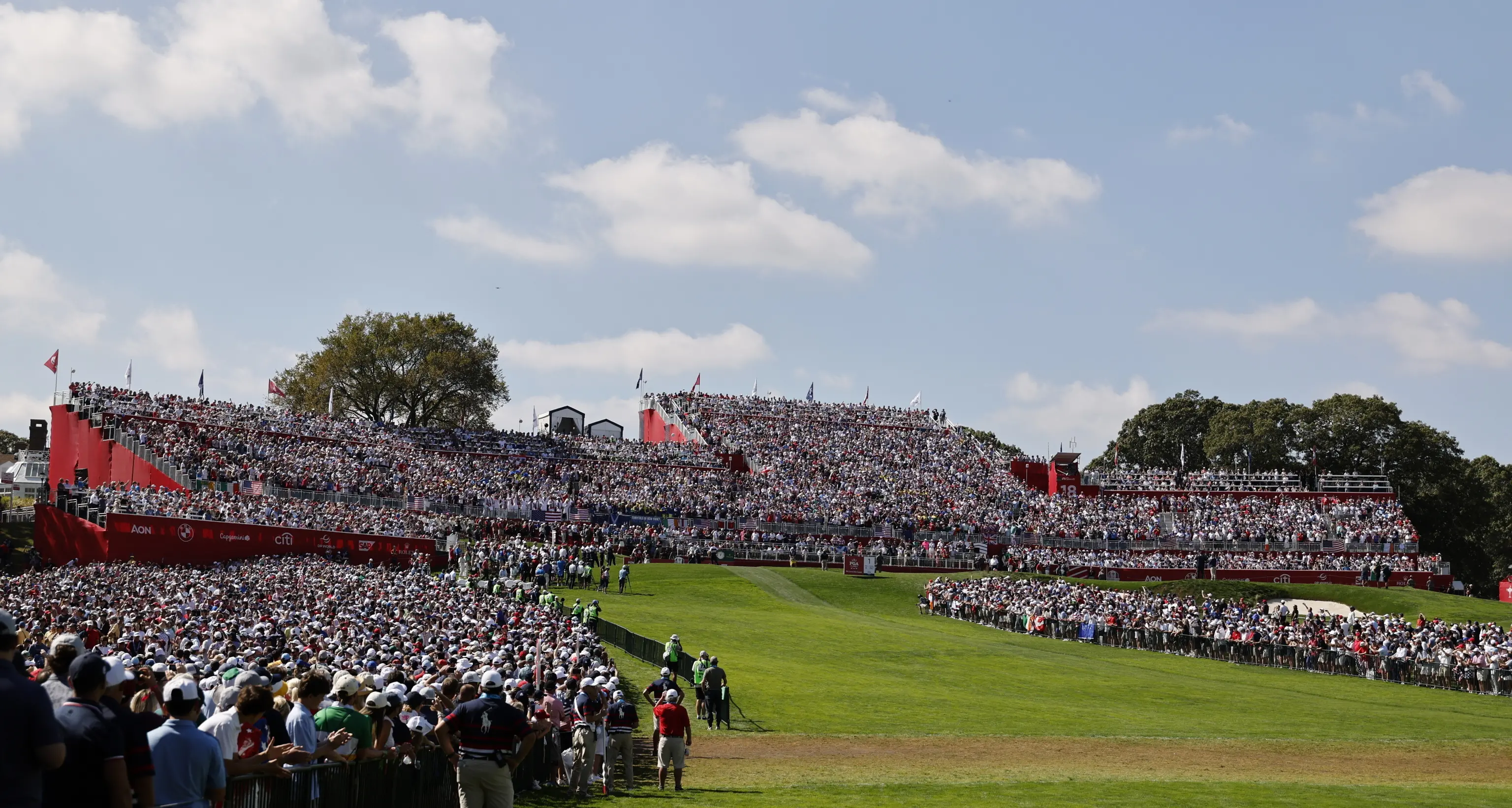 Golf: l'Europa resiste alla rimonta Usa e conserva la Ryder Cup