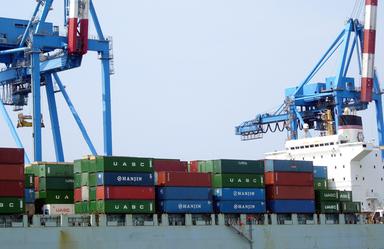 A giugno l'export sale dell'1,6%, +9,8% su base annua