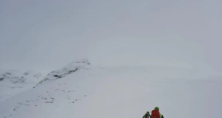 Sospese di nuovo a causa della neve le ricerche sullo Stelvio, ancora disperso lo sciatore milanese