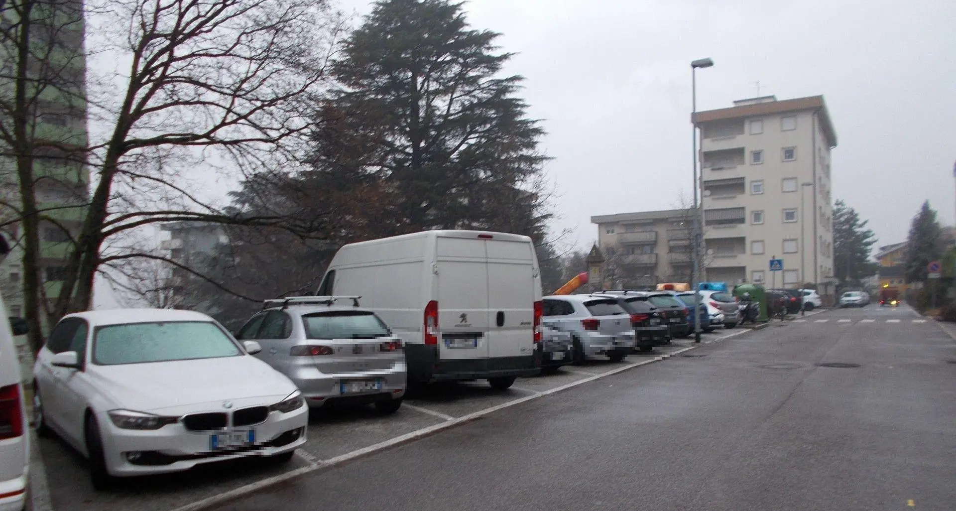 Parcheggi cancellati dai cantieri, i residenti di Laives: mancano posti auto
