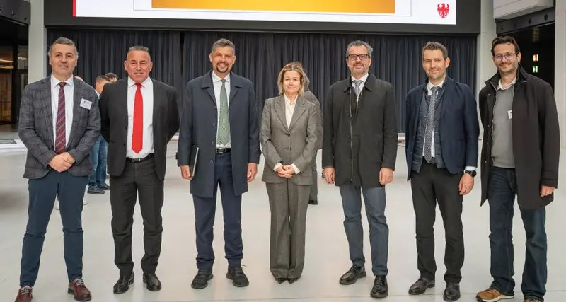 Via Einstein, consegnati i lavori per la nuova rotatoria a Bolzano Sud