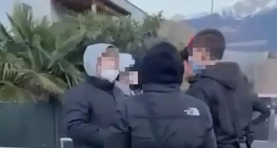 Ancora una rissa tra ragazzini nel meranese: è allarme baby gang