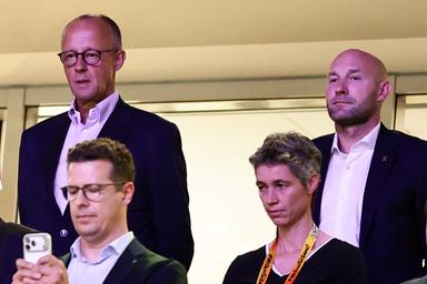 Merz, 'non lasciamo che l'AfD distrugga il paese con le sue parole'