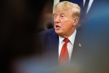 Trump, 'deciderò se e quando far esplodere l'Iran, si comportino bene'