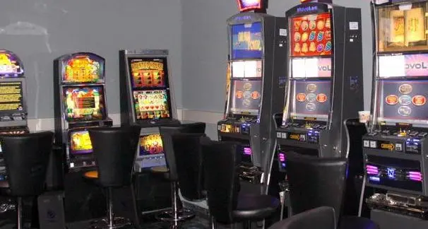 Respinta la richiesta di sospensiva, chiusa una sala giochi a Bolzano