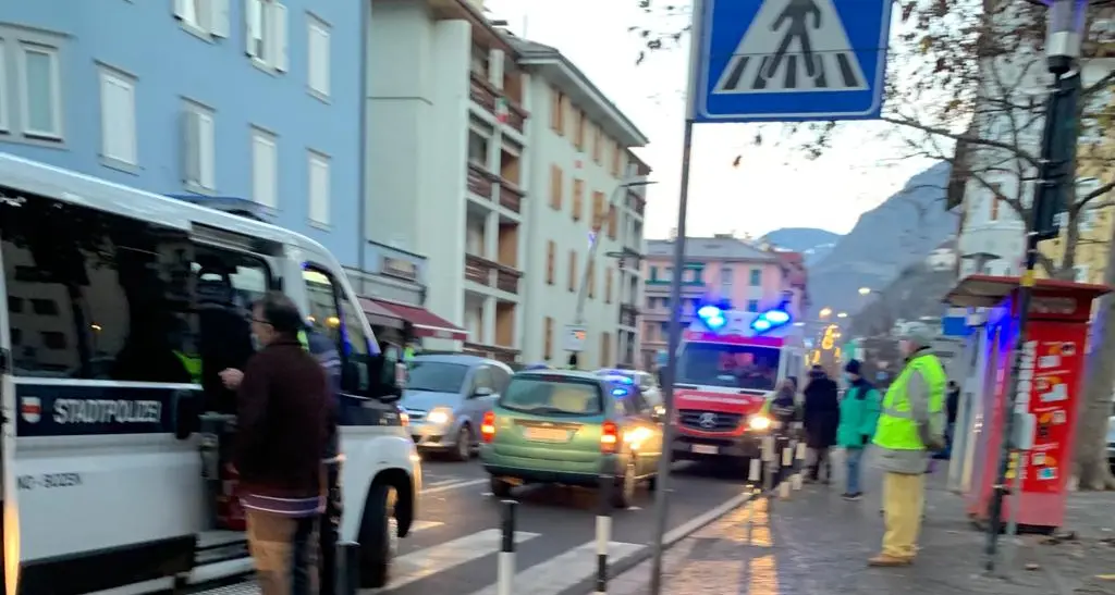Bolzano, ragazza investita sulla strisce pedonali