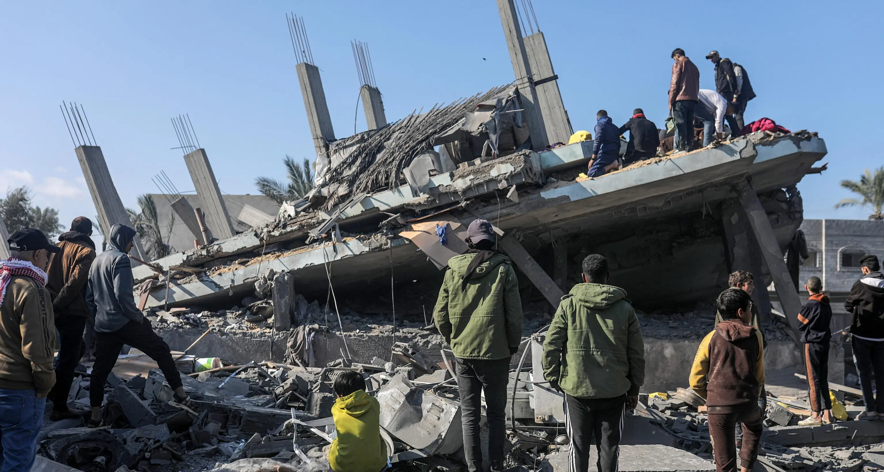 Gaza, media: 6 morti in un raid di Israele su Zawaida