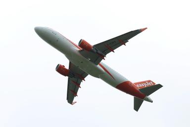 EasyJet conferma acquisizione per 6,6 miliardi da parte di fondo Apollo