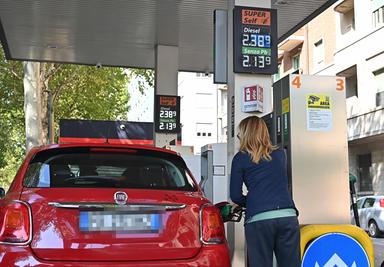 Il caro-carburanti è costato in 6 mesi 4,7 miliardi agli automobilisti