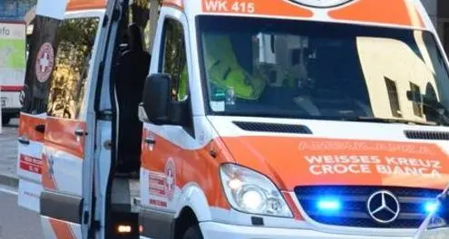 Camion contro trattore, un ferito grave sulla strada per Appiano
