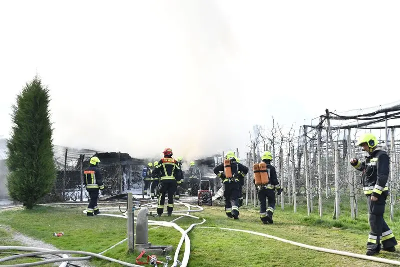 Legnaia in fiamme a San Giacomo