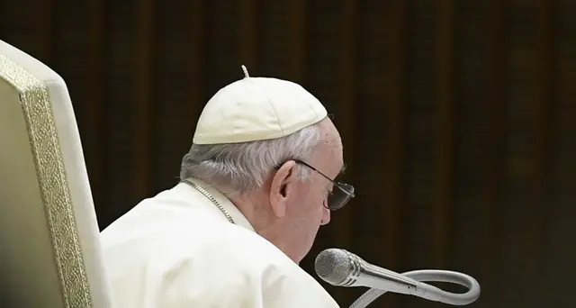Papa: alla Curia, abusi potere sono violenza come armi
