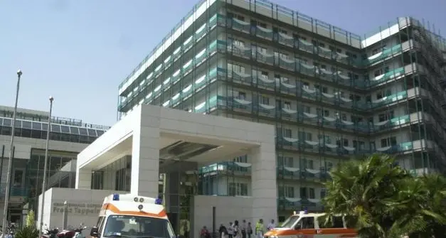 Picchiata dall’ex compagno, finisce in ospedale a Merano: due anni di vessazioni, il questore interviene con un ammonimento