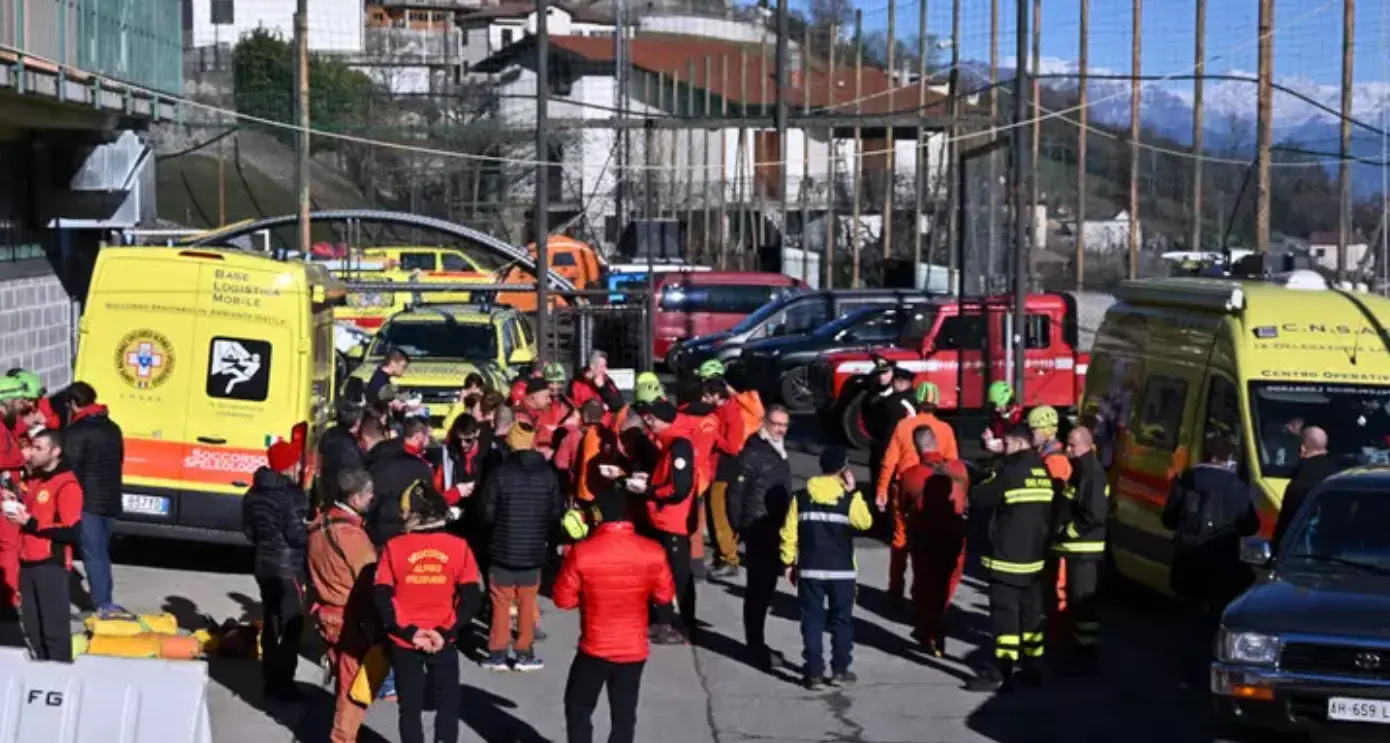Speleologa ferita bloccata in una grotta: soccorsi in azione per tutta la notte