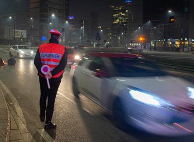 Codice strada, verso cambio multe, violazione obbligo Rc auto sale a 1000 euro