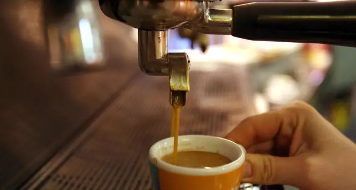 Super Green pass e zona gialla: da oggi in Alto Adige anche il caffè al banco è solo per i vaccinati
