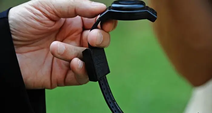 Braccialetto elettronico per un molestatore seriale a Merano